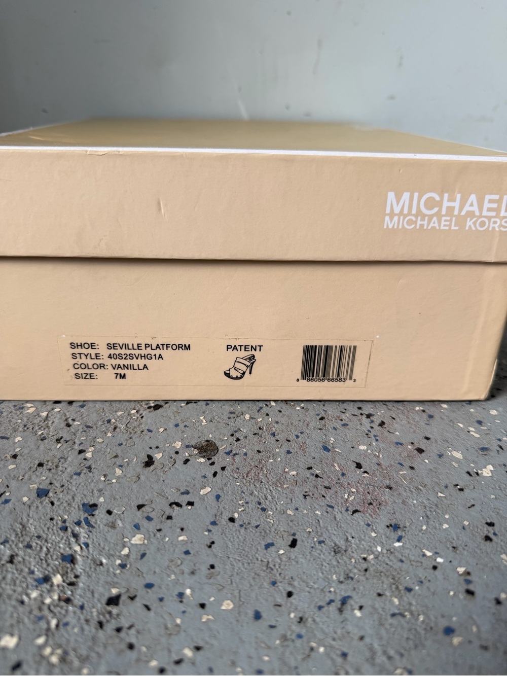 Michael Kors Beige/Vanilla Shoe Box